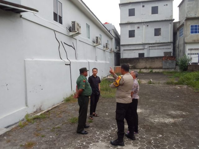 Koordinasi Babinsa Kelurahan Tanjung Unggat Koramil 01 Kota, Bhabinkamtibmas dan pihak Gereja, Selasa (20/06/2023)