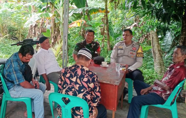 Pertemuan Komsos Babinsa Kelurahan Melayu Kota Piring Koramil 01 Kota, Sabtu (15/07/2023)