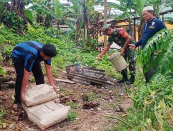 Menjaga Kebersihan Lingkungan Sekitar, Babinsa Melayu Kota Piring Koramil 01 Kota Ikut Dalam Gotong Royong