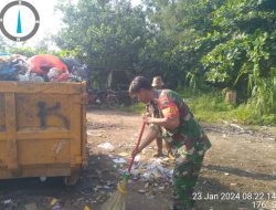 Serma Sarwo Edi Menghimbau Warga Untuk Buang Sampah Pada Tempatnya