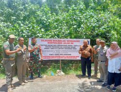 Bersama Satpol PP Dan Kelurahan, Praka Khairul Sefriandi Pasang Tanda Larangan Berjualan