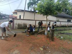 Sambut Ramadhan, Babinsa Tanjung Unggat Dan Warga Lakukan Gotong Royong