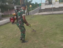 Wujudkan Lingkungan Bersih, Babinsa Kampung Baru Lakukan Gotong Royong