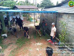 Bersama Warga, Babinsa Kota Piring Lakukan Gotong Royong