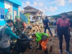 Sertu Nurdin Kama Ikuti Goro Bersihkan Kawasan Pesisir