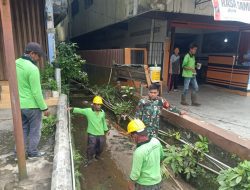 Babinsa Sei Jang Ikuti Pembersihan Parit