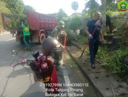 Bersama Warga Binaan, Serka M Aripin Lakukan Gotong Royong