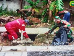 Babinsa Melayu Kota Piring Lakukan Gotong Royong Bersama