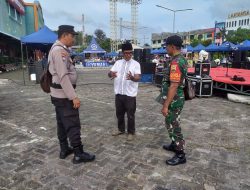 Serda Parizal Pantau Bazar Kuliner Dan Lomba Karaoke