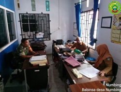 Komsos Dengan Staff Desa, Kopda Aliando Damanik Koramil 02 Ikuti Bintim Bahas Perubahan Data