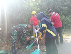 Babinsa Kampung Bugis Lakukan Gotong Royong Bersama