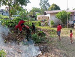 Babinsa Bukit Cermin Lakukan Gotong Royong Bersama