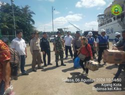 Serda Juju Koramil 02 Bintim Monitor Kedatangan KM Bukit Raya