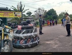 Babinsa Batu IX Dan Bhabinkamtibmas Pengamanan Gerak Jalan Santai