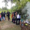 Cegah Penyakit, Babinsa Kampung Bugis Laksanakan Goro Bersama